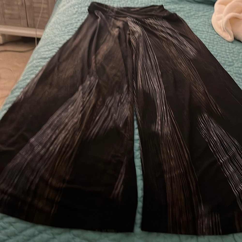 Can be casual or dressy wide leg pant